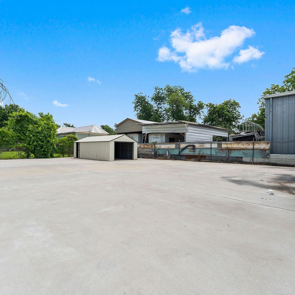 warehouse_0000s_0002_365129219_1304470543831714_2045739507568453500_n