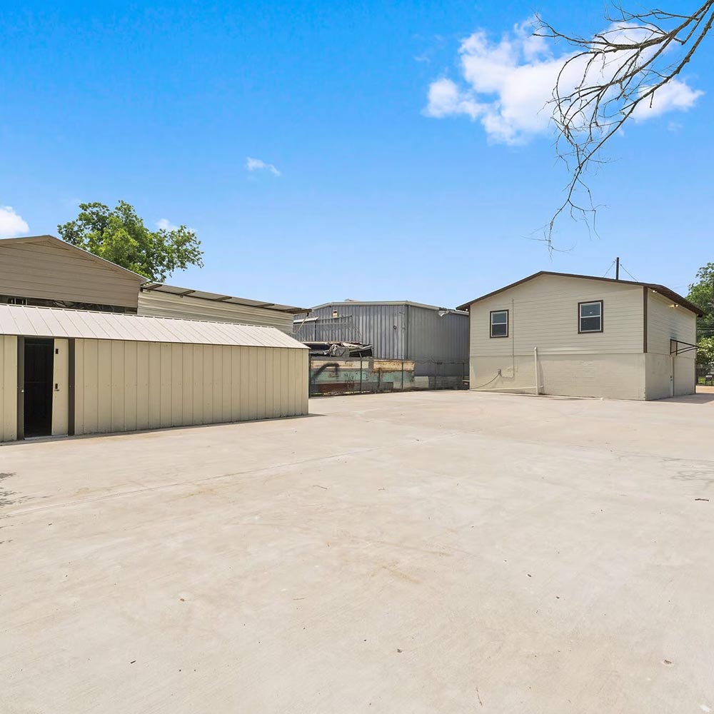 warehouse_0000s_0003_364795843_1304470517165050_6202603850250967118_n