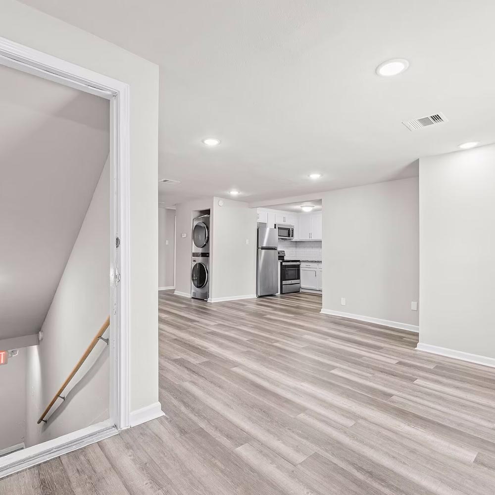 warehouse_0000s_0004_365039597_1304470780498357_4068393158250525127_n