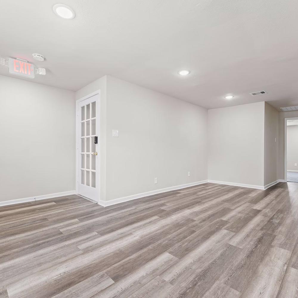 warehouse_0000s_0006_365127372_1304470920498343_3492467074308576389_n